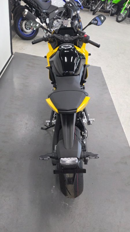 2025 Suzuki GSX-8R (GSX800FRQ) Yellow