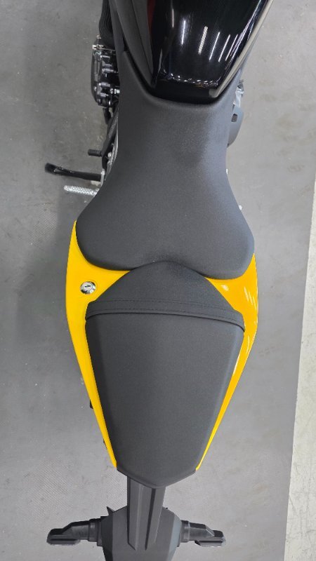 2025 Suzuki GSX-8R (GSX800FRQ) Yellow