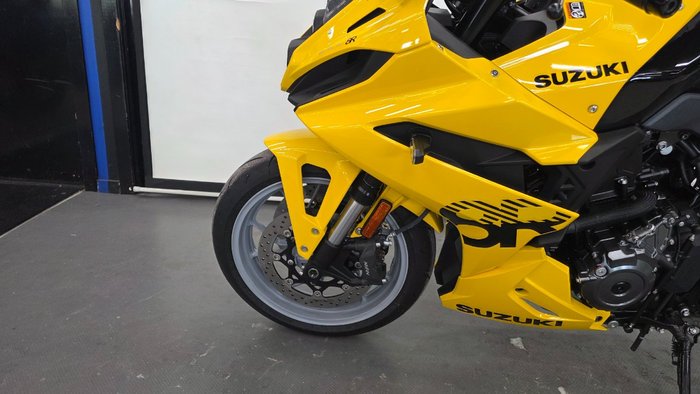 2025 Suzuki GSX-8R (GSX800FRQ) Yellow