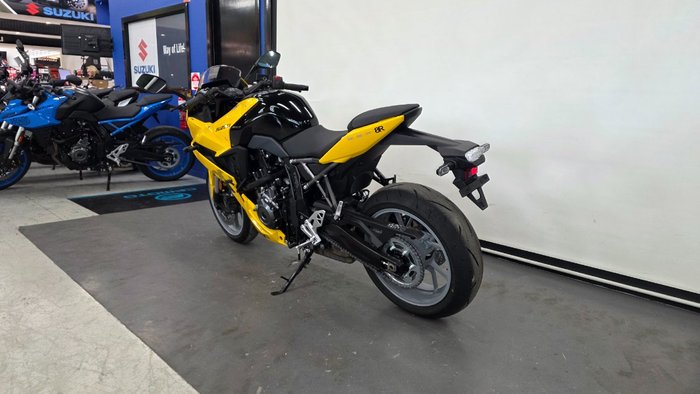 2025 Suzuki GSX-8R (GSX800FRQ) Yellow