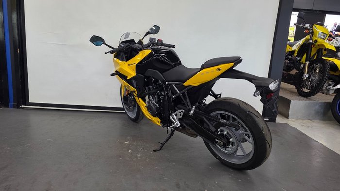 2025 Suzuki GSX-8R (GSX800FRQ) Yellow