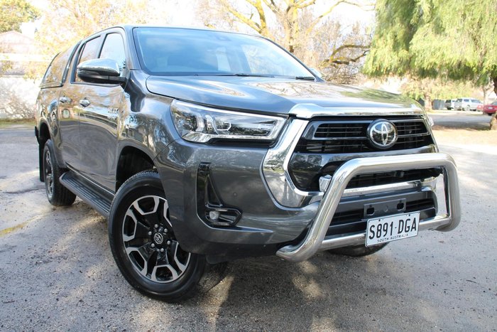 2023 Toyota Hilux SR5