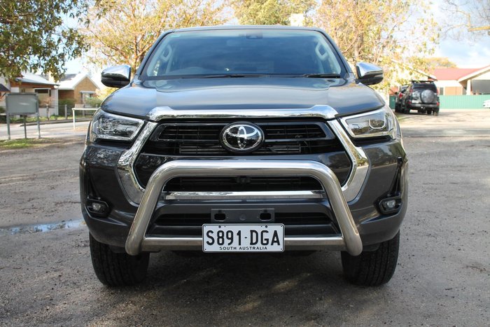 2023 Toyota Hilux SR5
