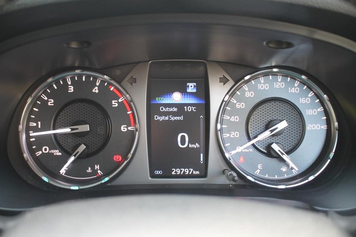 2023 Toyota Hilux SR5