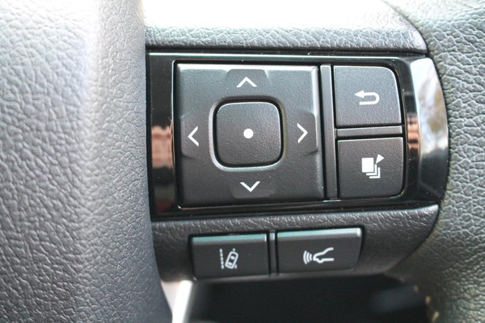 2023 Toyota Hilux SR5