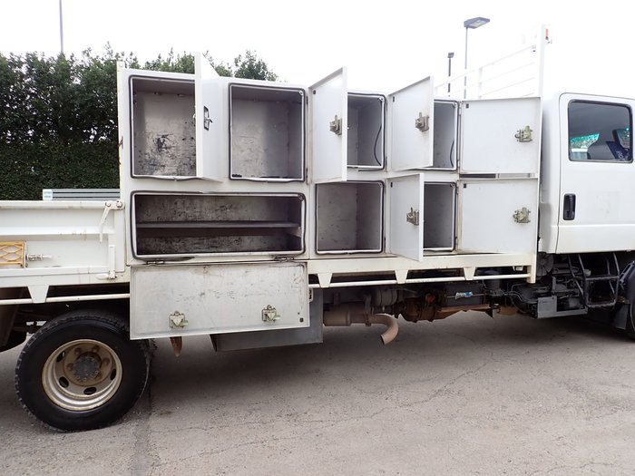 2012 ISUZU FRR 600 WHITE
