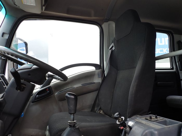 2012 ISUZU FRR 600 WHITE