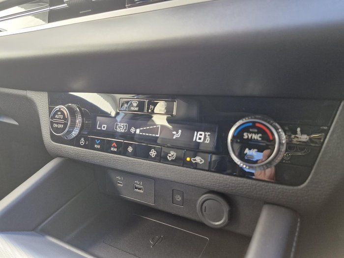 2024 Mitsubishi Outlander Exceed