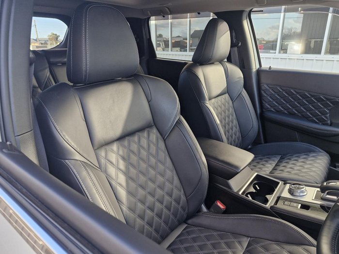 2024 Mitsubishi Outlander Exceed