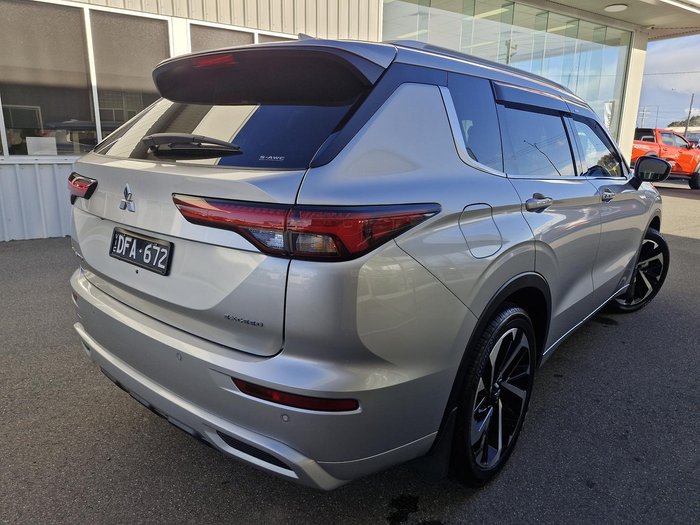 2024 Mitsubishi Outlander Exceed