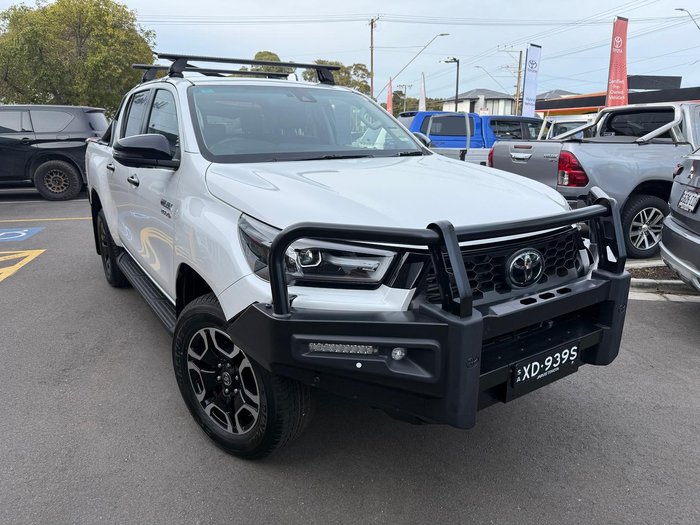 2024 Toyota Hilux SR5