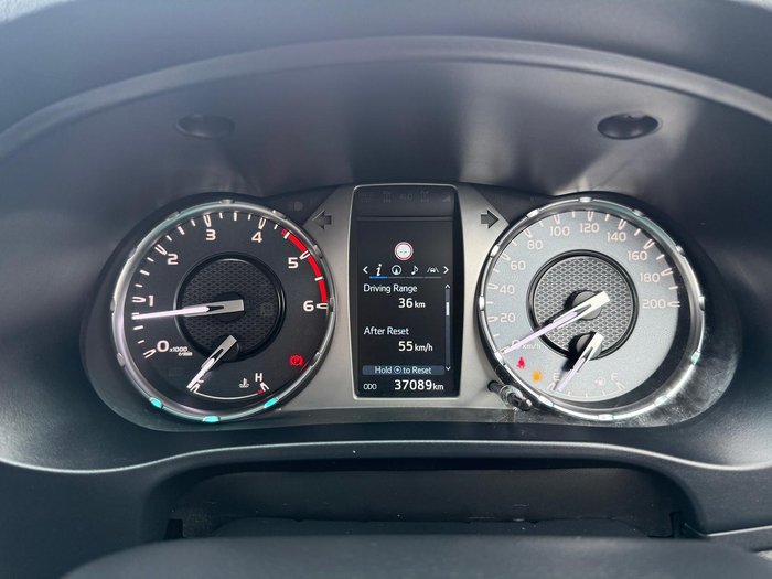 2024 Toyota Hilux SR5