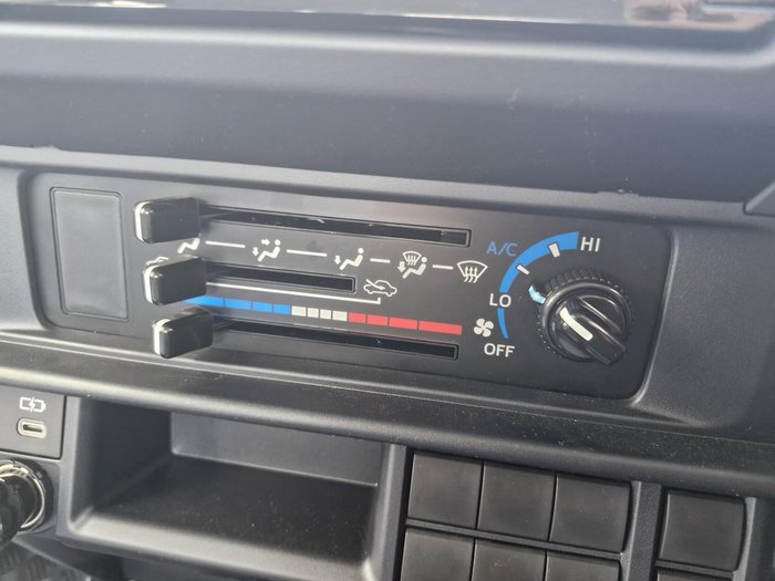 2025 Toyota Landcruiser GXL