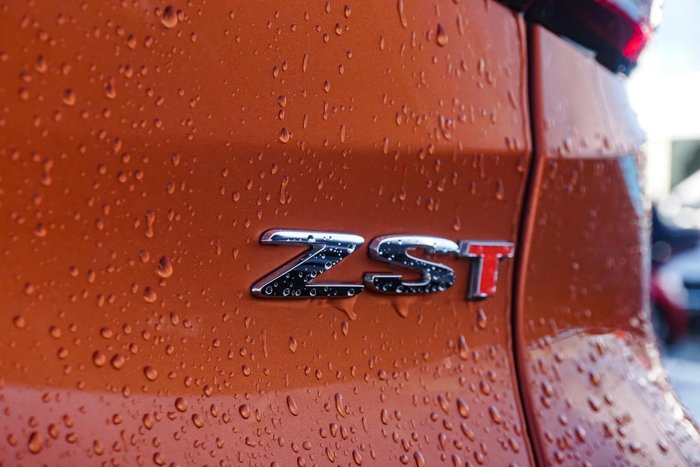 2023 MG ZST Essence