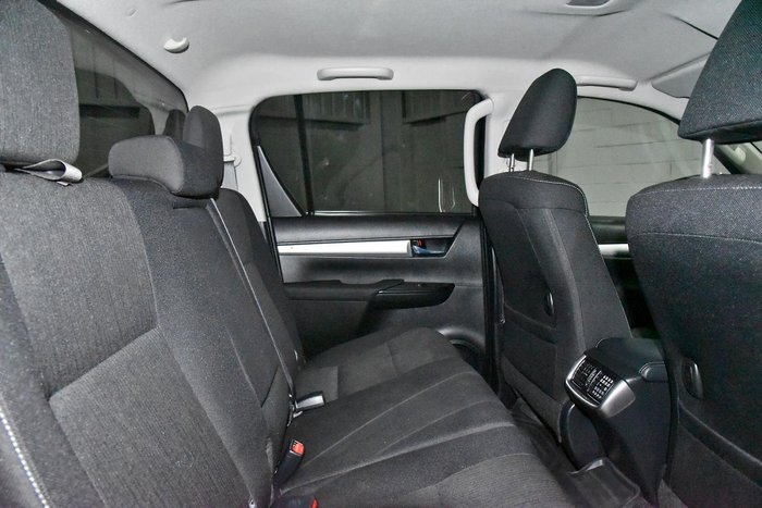 2022 Toyota Hilux SR5