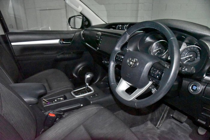 2022 Toyota Hilux SR5