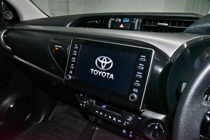 2022 Toyota Hilux SR5