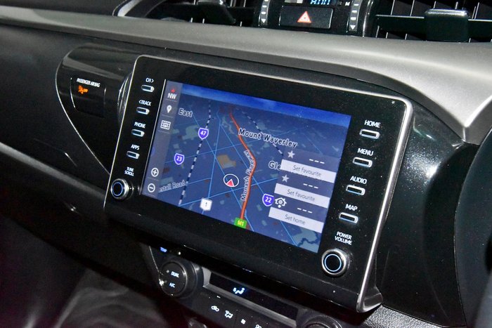 2022 Toyota Hilux SR5