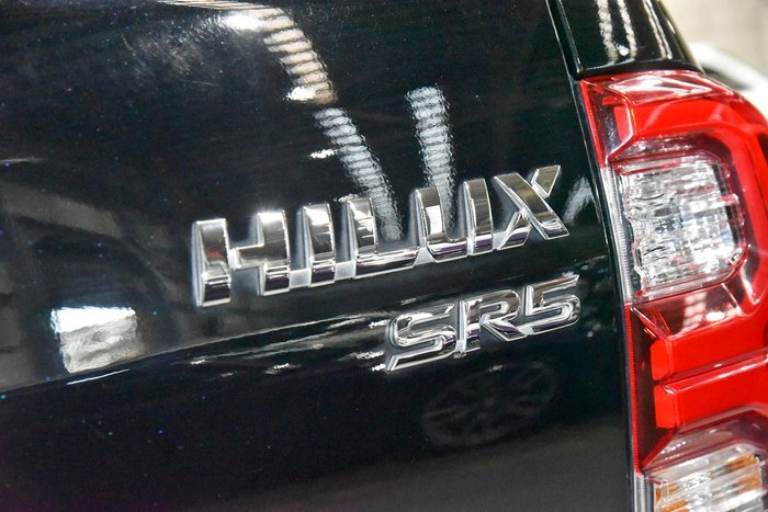 2022 Toyota Hilux SR5