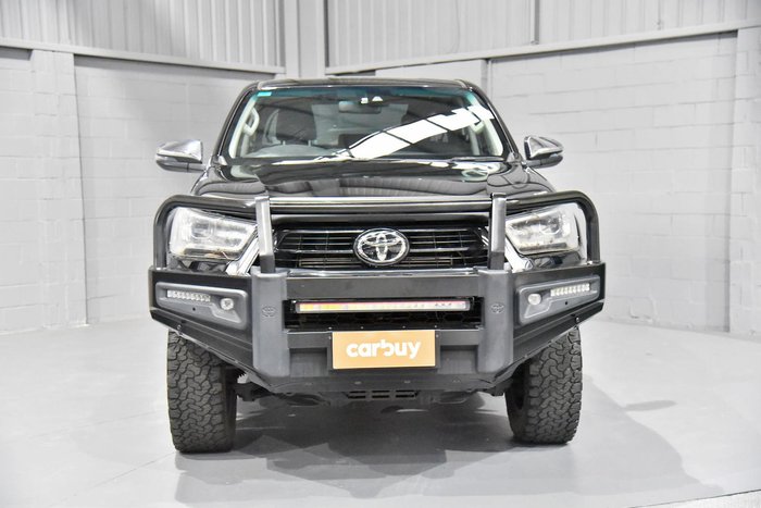 2022 Toyota Hilux SR5