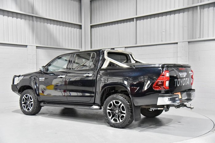 2022 Toyota Hilux SR5