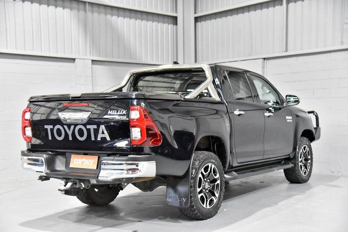 2022 Toyota Hilux SR5
