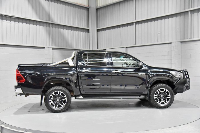 2022 Toyota Hilux SR5
