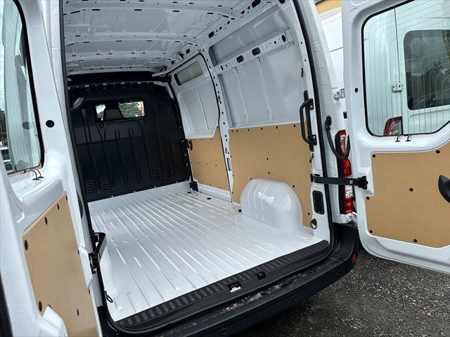 2024 Renault Master Pro 110kW
