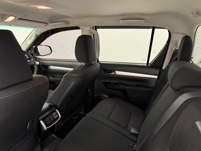 2017 Toyota Hilux SR5 GUN126R 4X4 Dual Range Crystal Pearl