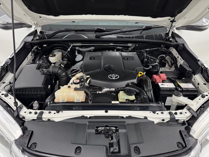 2017 Toyota Hilux SR5 GUN126R 4X4 Dual Range Crystal Pearl