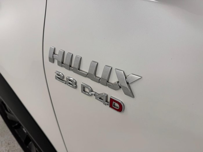 2017 Toyota Hilux SR5 GUN126R 4X4 Dual Range Crystal Pearl