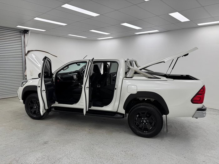 2017 Toyota Hilux SR5 GUN126R 4X4 Dual Range Crystal Pearl