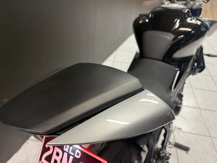 2024 CFMOTO 450 NK Silver