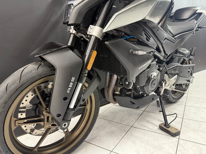 2024 CFMOTO 450 NK Silver