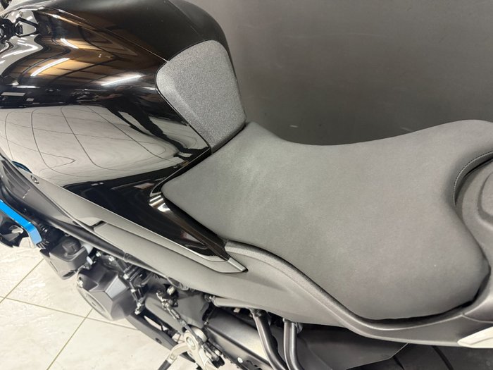 2024 CFMOTO 450 NK Silver