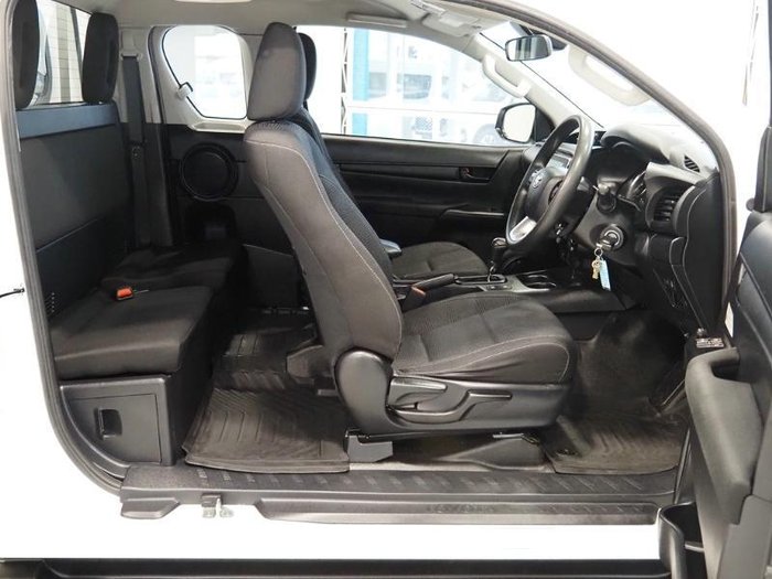 2020 Toyota Hilux SR