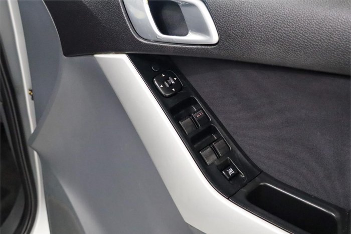 2013 Mazda BT-50 XTR Hi-Rider UP 4x2 Highlight Silver