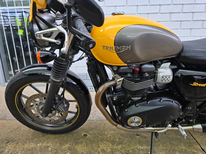 2017 Triumph STREET CUP Yellow