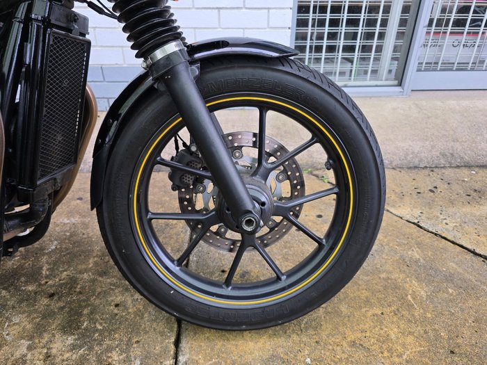2017 Triumph STREET CUP Yellow