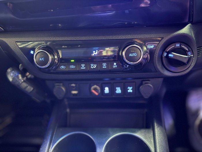 2018 Toyota Hilux SR5