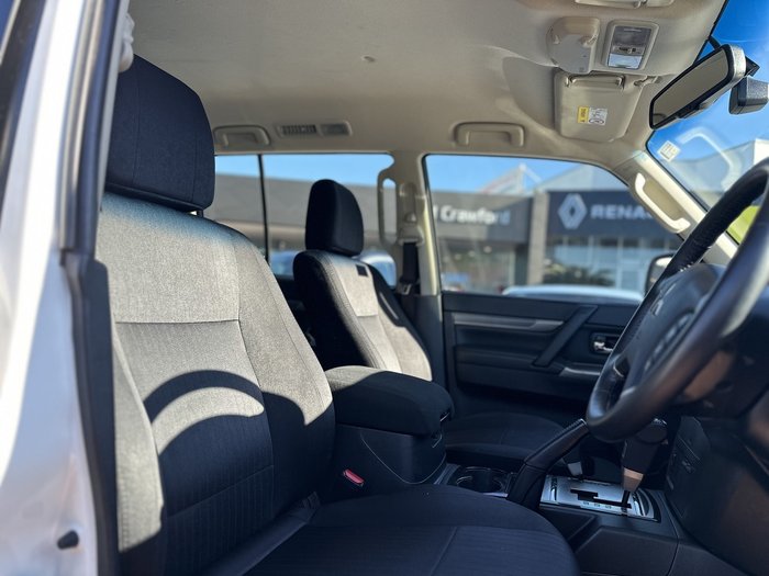 2020 Mitsubishi Pajero GLX