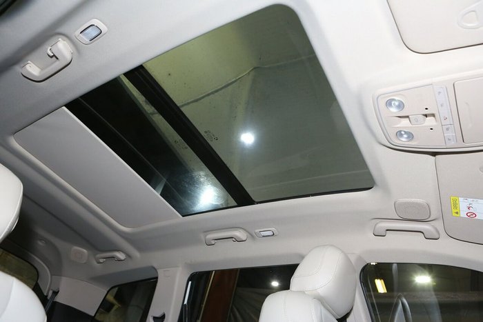 2024 Mahindra XUV700 AX7L Black Edition