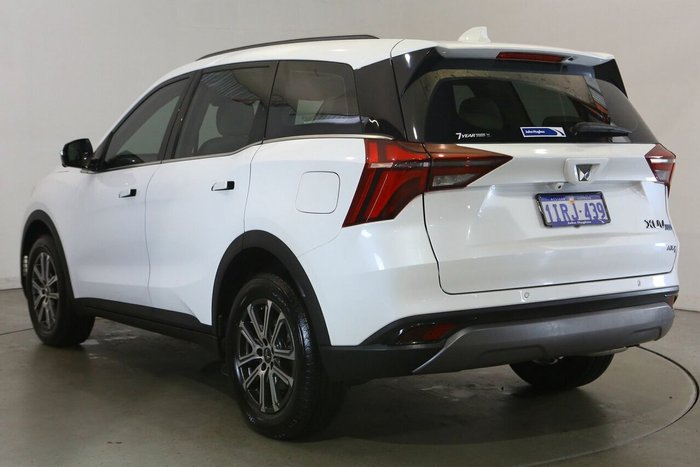 2024 Mahindra XUV700 AX7L Black Edition