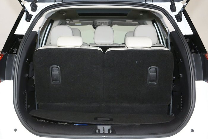 2024 Mahindra XUV700 AX7L Black Edition