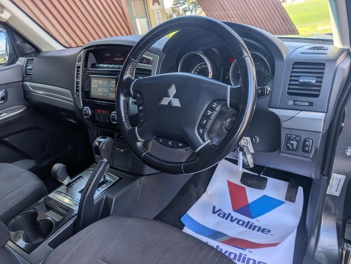 2014 Mitsubishi Pajero GLX