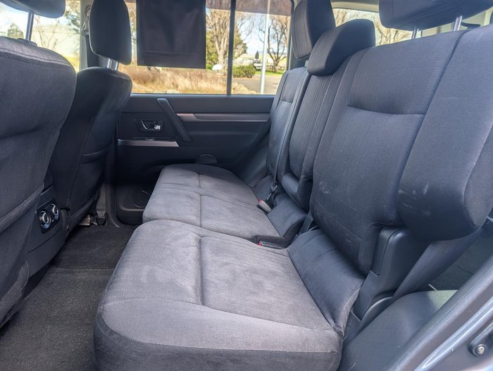 2014 Mitsubishi Pajero GLX