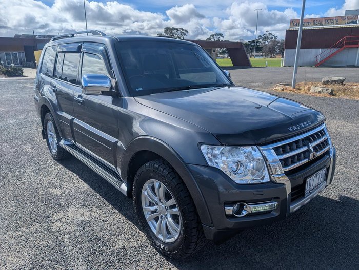 2014 Mitsubishi Pajero GLX