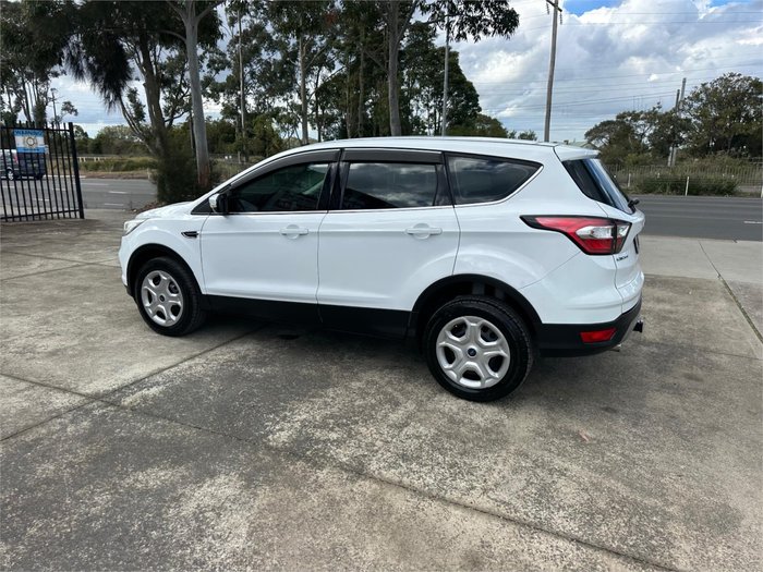 2017 FORD ESCAPE AMBIENTE (FWD)