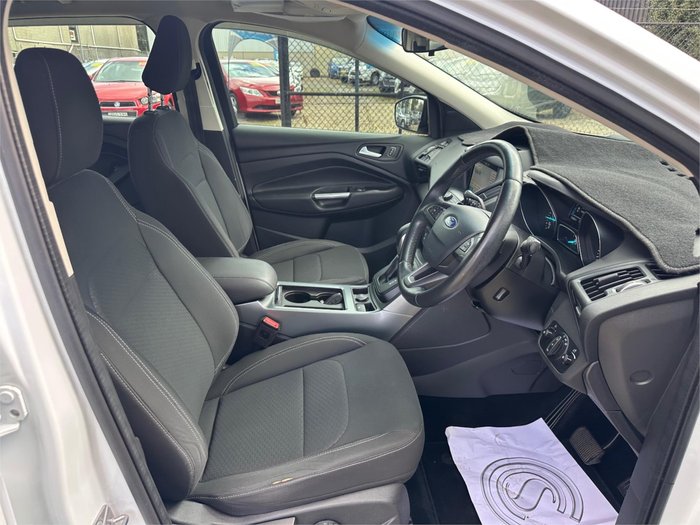2017 FORD ESCAPE AMBIENTE (FWD)
