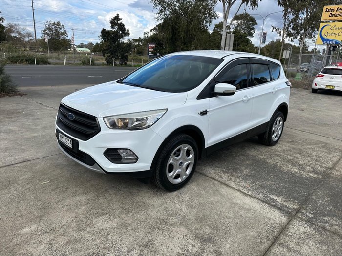 2017 FORD ESCAPE AMBIENTE (FWD)